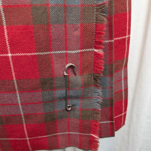 กระโปรงกิ๊ลท์ลายสก็อตแบบดั้งเดิมสีแดงซีดจาง ผ้าขนสัตว์ 100% จับจีบสำหรับผู้หญิง - Product Image 4