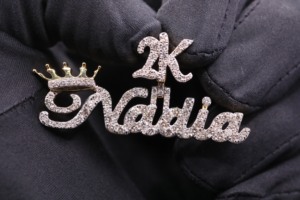 Colgante de rompecabezas personalizado para pareja, con diamantes helados, de acero inoxidable chapado, con cristales de imitación, estilo Hiphop, regalo unisex, Ice Legacy - Product Image 3