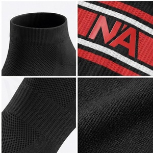 Chaussettes de sport noires, rouges et blanches à motif lettres, respirantes, pour adultes, saison estivale - Product Image 4