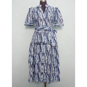 Robes pour femmes à imprimé floral midi tendance, mode estivale, nouvelle robe à col en V à manches courtes avec cordon de serrage, directement d'Inde - Product Image 1