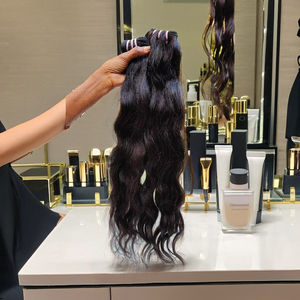 Calidad DEL SUR DE LA India Cabello crudo Remy Cabello natural ondulado de la más alta calidad Cabello indio Virgen sin procesar y de la más alta calidad - Product Image 1