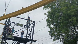 Sistema de Aventura Aérea con Tirolina para Parques Temáticos, Atracción Comercial de Ciclismo Aéreo de Alto Riesgo con Tirolina - Product Image 5