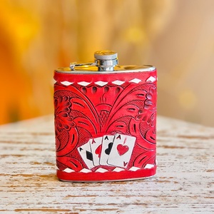 Nouvelle gourde de hanche en cuir et acier inoxydable, gravée à la main, motif floral personnalisé, design sculpté, portable, vente en gros 2026 - Product Image 1