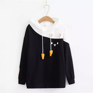 เสื้อฮู้ดดี้ผู้หญิงทรงไม่สมมาตร ลายการ์ตูนกระต่าย โลโก้ด้านหน้า แต่งสีสันแบบคัลเลอร์บล็อก สไตล์ลำลอง สีขาวดำ แขนยาว สำหรับฤดูหนาว ผ้าไม่ยับ - Product Image 2