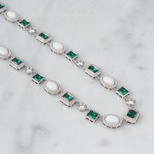 Bracelet de luxe en argent 925 avec opale et pierres vertes taillées émeraude, serti clos, design géométrique, pour femme, idéal pour les soirées - Product Image 1