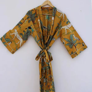 Bata Kimono de Algodón Suave y Transpirable con Estampado Digital de Dibujos Animados para Mujer, Camisón de Verano Hecho a Mano con Cuello en V y Elástico, de Naaz Textile - Product Image 1