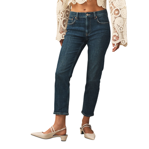 Vaqueros de corte recto diseñados con una mezcla de algodón de primera calidad, con un corte clásico, un elegante efecto desgastado y costuras reforzadas. - Product Image 1