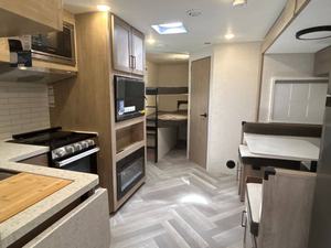 รถเทรลเลอร์สำหรับตั้งแคมป์ RV รถออฟโรด24BH ท่องเที่ยว2024ใหม่ - Product Image 5