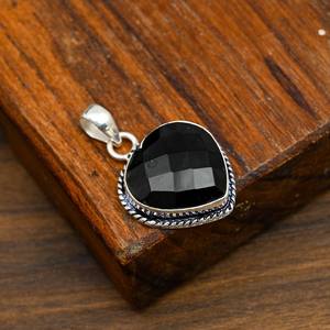 Pendentif en spinelle noire, fait main, en argent sterling 925, forme cœur, bijoux en pierres précieuses naturelles, cadeau de la Saint-Valentin - Product Image 2