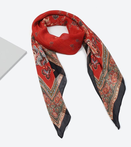 Bufandas cuadradas elegantes para mujer Tela suave y ligera Accesorios de moda ideales Suministro a granel MOQ bajo - Product Image 2