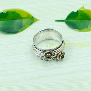 แหวนเงินแท้ 925 ประดับโกเมนสีแดง ดีไซน์หมุนได้ บรรเทาความวิตกกังวล แหวนนิ้วโป้ง แหวนลายตอก ประดับด้วยทองเหลืองและทองแดง - Product Image 5