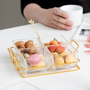 Plateau de service carré minimaliste en verre avec base en bambou pour fruits, noix, bonbons, collations de fête, design minimaliste, vaisselle de qualité alimentaire - Product Image 5