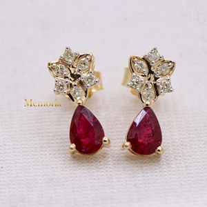 Pendientes de Oro Amarillo Sólido de 14K al por Mayor con Rubí Natural en Forma de Pera y Diamantes, Diseño Floral en Racimo, Joyería Fina, Memoria Jewels - Product Image 1