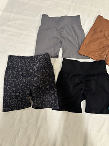 Shorts de yoga unisexes en gros pour femmes, taille haute, séchage rapide, respirants, pour la gym et le fitness - Product Image 2