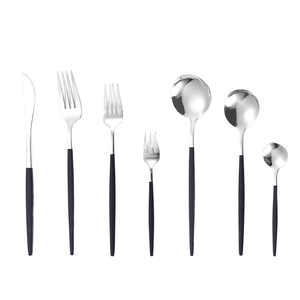Ensemble de couverts de mariage élégants en acier inoxydable et résine, finition miroir, vaisselle écologique en gros pour cuisines et restaurants modernes - Product Image 3