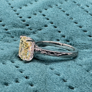 Bague de fiançailles solitaire en platine PT950 avec diamant jaune fantaisie de 2,07 carats cultivé en laboratoire pour femme - Product Image 4