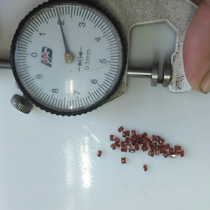 Granat rouge naturel 2x1,5 mm taille baguette, pierre précieuse lâche de qualité supérieure certifiée pour la fabrication de bijoux - Product Image 1