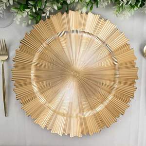Assiette de chargeur à bord festonné Sunray or métallique Décor de table élégant pour les mariages, les fêtes et les événements spéciaux Nouvelle arrivée - Product Image 1
