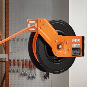 Avvolgitubo Automatico Retrattile da 5FT per Aria Compressa, Tubo in Gomma da 3/8IN X 50FT, Pressione Massima 300PSI, con Cricchetto e Soffietto - Product Image 4