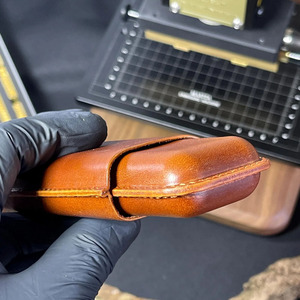 Estuche de cuero de alta calidad para cigarros con organizador integrado para cortador, diseño de cuero hecho a mano para ejecutivos. - Product Image 4