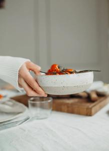 ชามซุปเซรามิกดีไซน์มินิมอลทันสมัย ขอบหนา ฐานลายจุด เคลือบเงา ทนทาน ปลอดภัยสำหรับอาหาร เหมาะสำหรับการเสิร์ฟอย่างมีสไตล์ - Product Image 6