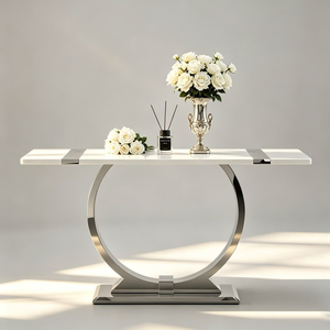 Mesa consola curva futurista con superficie de vidrio oscuro y patas de cromo pulido, disponible a precios de mayorista. - Product Image 2