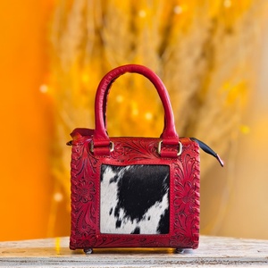 Sac à main Speedy en cuir véritable floral fait main, de luxe, imperméable, portable, pour voyage et extérieur, style western, très populaire chez Venus Leathers - Product Image 1