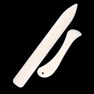 Outil professionnel écologique de pliage et de rainurage en os de buffle, style animal sculpté et poli, pour artisanat naturel et fabrication de cartes, par Faizacraft - Product Image 3