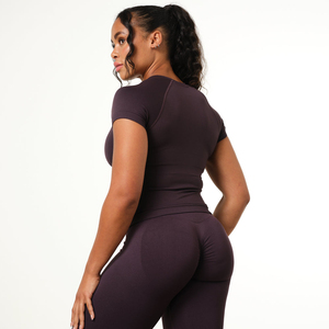 Conjunto Deportivo de Top Corto de Manga Corta con Cuello Redondo y Cintura Alta en Color Sólido para Mujer, Tejido Deportivo de Spandex y Poliéster - Product Image 4
