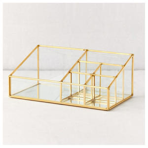 Boîte à bijoux en verre transparent de qualité supérieure avec bords en laiton, design moderne fait main, personnalisable, rangement de luxe pour coiffeuse - Product Image 6