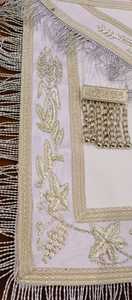 Tablier blanc brodé main de maître maçon de la Loge Bleue, Régalia maçonnique artisanale Ventoria Enterprises, best-seller - Product Image 3