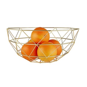 Panier à fruits en fil métallique géométrique, support de rangement moderne pour la cuisine - Product Image 1