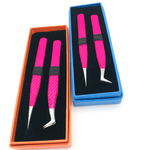 Pince à épiler rose vif pour pose de cils volume russe professionnelle, en acier, haute précision, avec grip diamanté - Product Image 2