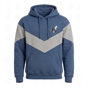 Felpa <span class=keywords><strong>con</strong></span> Cappuccio Blu Navy da Uomo <span class=keywords><strong>con</strong></span> Logo Chevron Wolf e Tasca a Marsupio - Product Image 1