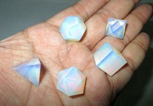 Venta al por mayor Opalite Merkaba Star Geometry Set | Generador de energía de cristal curativo natural | Piedras de meditación de Geometría Sagrada - Product Image 2