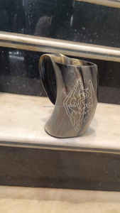 Vasos para beber hechos de cuerno de búfalo natural disponibles en una gran variedad de tamaños y estilos adecuados para bares y pubs, etc. - Product Image 4