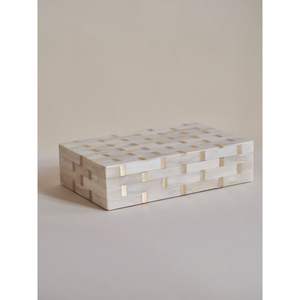 Boîte de rangement décorative en os incrusté faite à la main, organisateur de chambre à coucher pour la décoration de la maison, conçue pour le confort et le style - Product Image 4