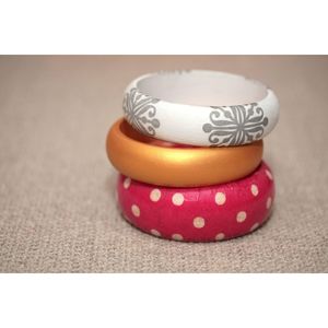 Vêtements de fête traditionnels, bracelets en bois écologiques peints à la main, bijoux en matériaux naturels - Product Image 3
