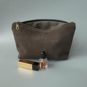 Pochette zippée en velours pour cosmétiques, pour le rangement et l'organisation - Product Image 5