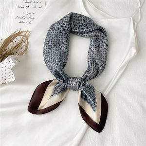 Bufanda con estampado de lunares simple de 68 cm para mujer, bufanda de seda sintética para las cuatro estaciones, bufanda versátil de moda, pañuelo para la cabeza, chal - Product Image 3