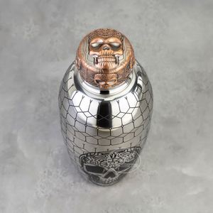 เชคเกอร์ค็อกเทลทรงหัวกะโหลก 550 มล. รุ่น Heavyweight Cobbler สำหรับบาร์ มาร์ตินี่ มาร์การิต้า พร้อมที่กรองในตัว - Product Image 2