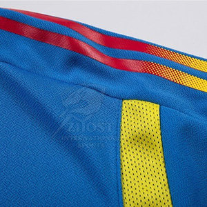 ชุดฟุตบอลใหม่พร้อมพิมพ์ลายตามสั่ง ผ้าโพลีเอสเตอร์คุณภาพสูง ทนทานและสวมใส่สบายสำหรับผู้เล่น - Product Image 5