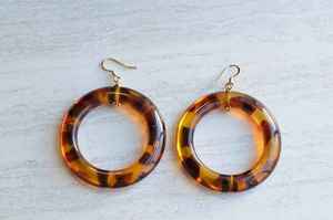 <b>Resin</b> Gold Round Drop Earrings Handcrafted Minimalist Dangle Jewelry Modern Lightweight Fashion Earrings <b>Resin</b> <b>Crafts</b> - Product Image 2