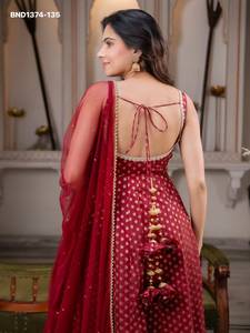 Vestido Anarkali Rojo para Mujer BND1374-135 con Bordado Dorado y Dupatta de Tela de Red para Actuaciones en Escenario - Product Image 2