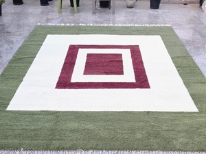 Tapis berbère marocain Beni Ourain noué à la main, 100% laine, motif géométrique diamant, sur mesure, vente en gros - Product Image 3