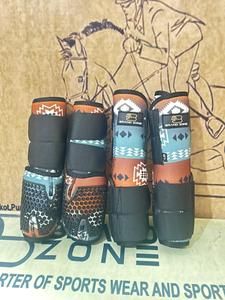 BRAND ZONE Protège-tendons en néoprène pour chevaux, ensemble de 4 protections pour les jambes, comprenant deux protections avant et deux protections arrière - Product Image 1
