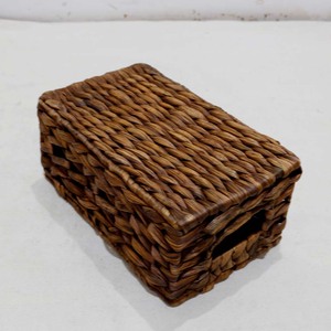 Best Selling Water Hyacinth Woven Home Storage Box <b>Desktop</b> <b>Organizer</b> with Hinged Lid and Handles - Product Image 3