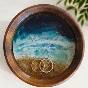 Bol en bois de design japonais avec accents en résine marbrée et métal, incrustation d'os, bol de service biodégradable et jetable - Product Image 1
