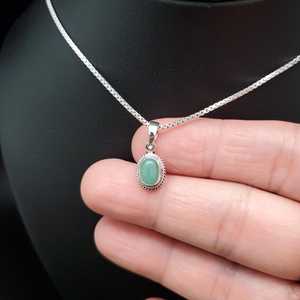Collier pendentif ovale en aventurine verte, chaîne en argent plaqué or, bijoux délicats en argent sterling avec pierre verte, cadeau pour femmes et hommes - Product Image 3