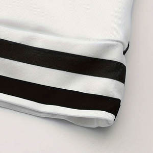Ensemble d'uniformes de cheerleading professionnels personnalisés avec jupe plissée et haut court pour les compétitions d'équipe et les performances sportives - Product Image 5